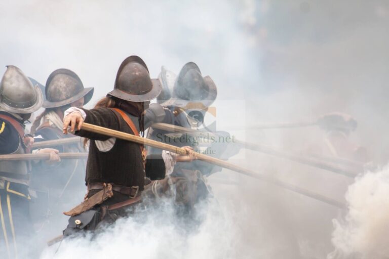 Slag-om-Grolle-2015-soldaten-in-de-rook-2.jpg
