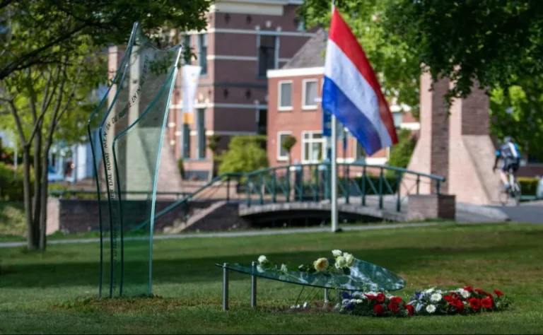 Herdenking in Groenlo: Samen stilstaan.