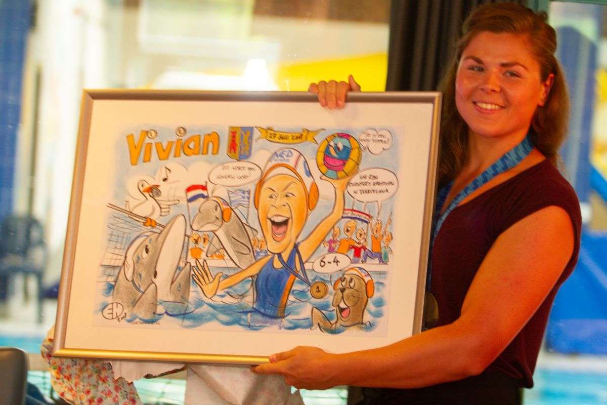 Felicitatiemoment voor Vivian Sevenich, winnares bronzen medaille op de Olympische Spelen in Parijs