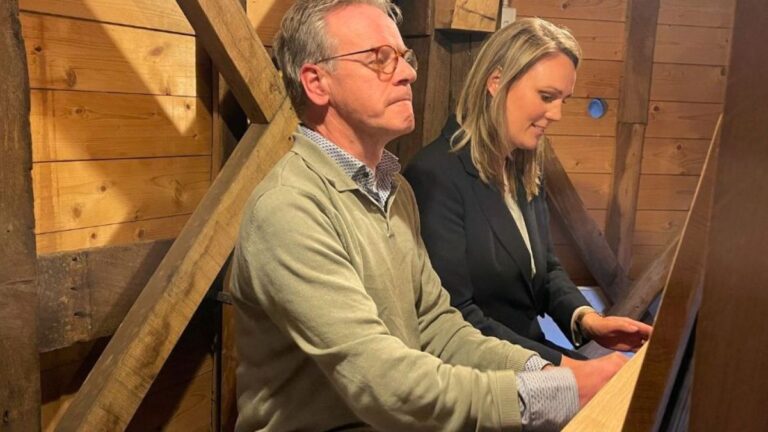 Nieuw Klokkenklavier ingeweid in Groenlo