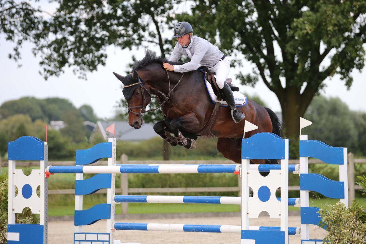 1.45m Grote Prijs van Outdoor Vragender voor Dennis van den Brink
