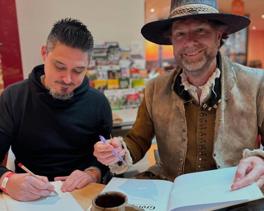 Stripboek over belegering van Grolle gepresenteerd tijdens historisch evenement