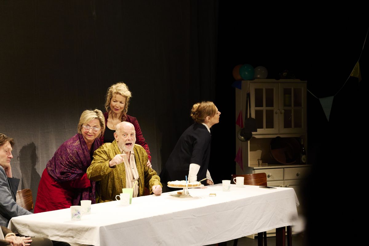 Theatervoorstelling ‘Lang zal hij leven’ over dementie en het levenseinde