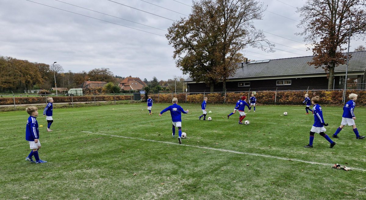 Sterke eerste helft bezorgt Grol JO11-1 winst op FC Eibergen JO11-1