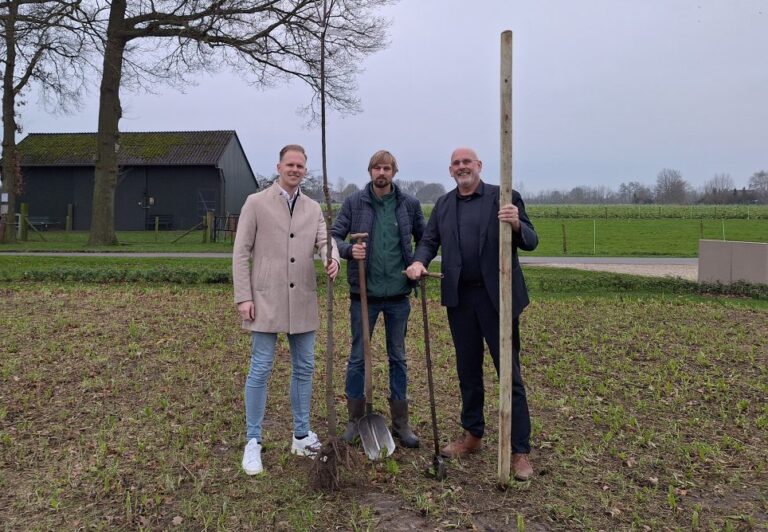 Gratis bomenactie ‘Eén boom mot kun’n’ groot succes in Bronckhorst