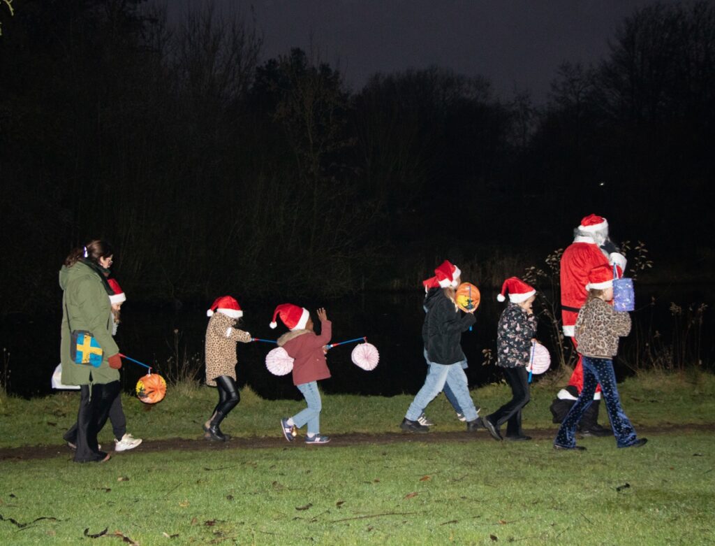 Kronenkamp - foto - Lampionoptocht 2023 gemaakt door Sterre vd Meer