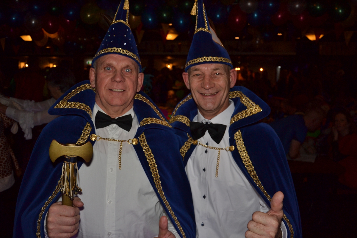 Carnaval op zijn Holterhoeks: Spannende onthulling nieuw prinsenpaar!