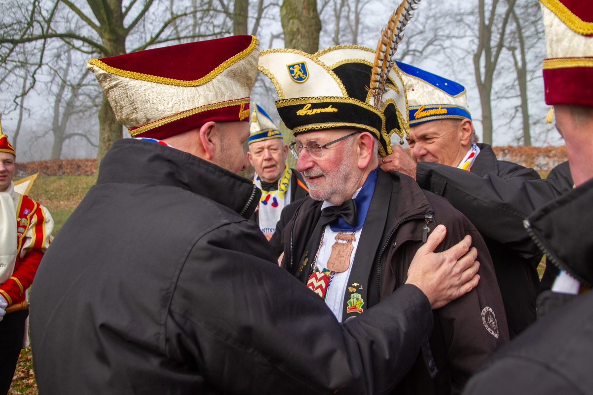 Hennie Schovers krijgt hoogste onderscheiding van de Knunnekes