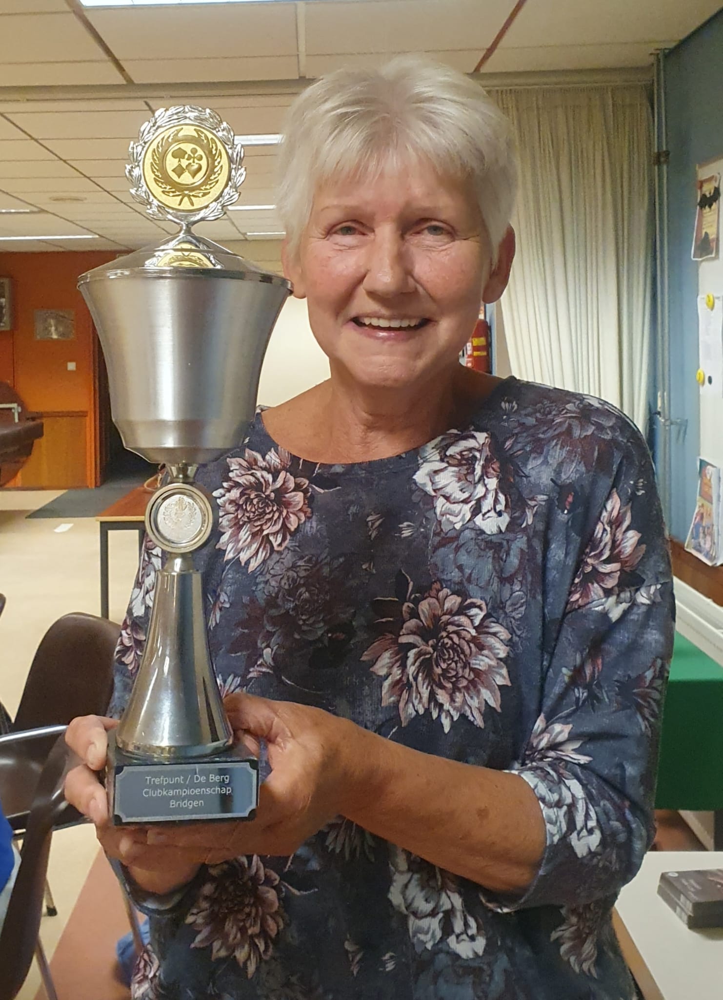 Diny Oudenampsen en Lia Rutten kampioen bij Bridgeclub Trefpunt Neede