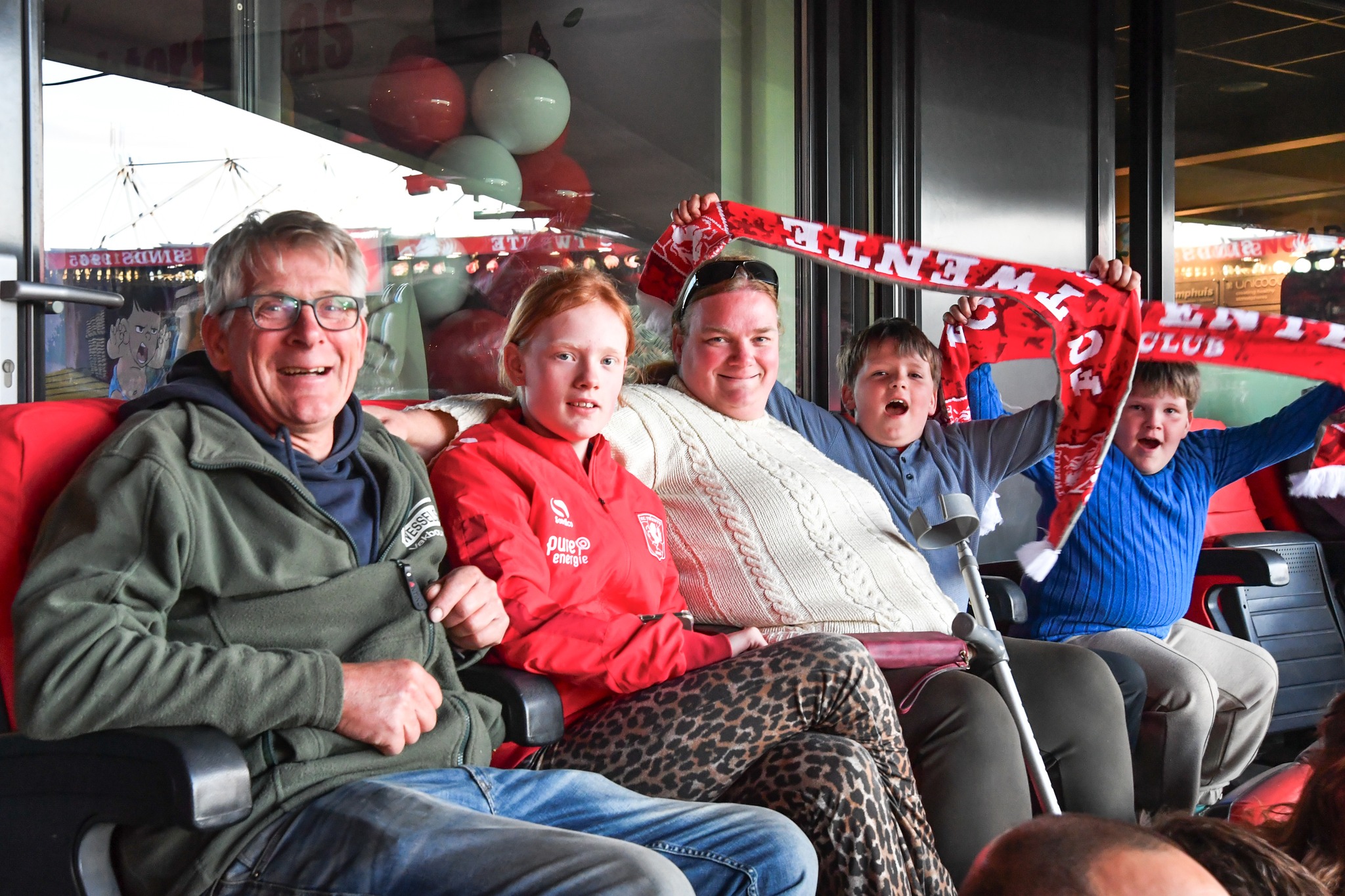 Twee wensen uit Wensboom SKB vervuld: bijzondere voetbalavond bij FC Twente