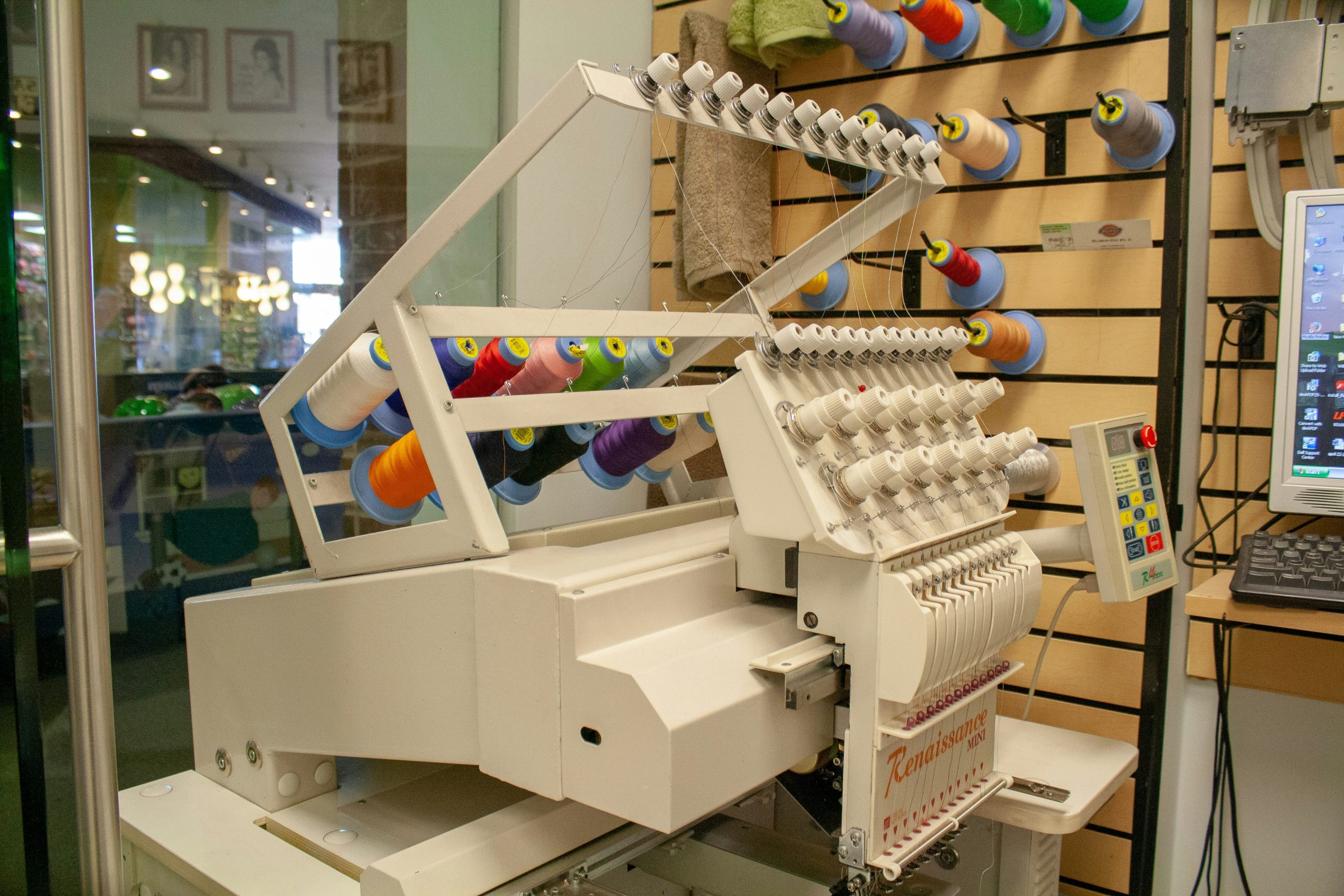 Workshop borduurmachine in Bibliotheek Lichtenvoorde