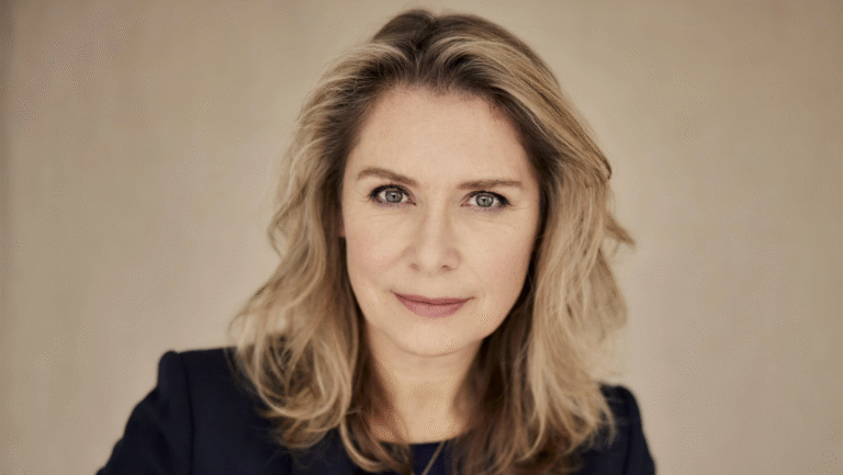 Schrijfster Elle van Rijn - de Bibliotheek Oost-Achterhoek