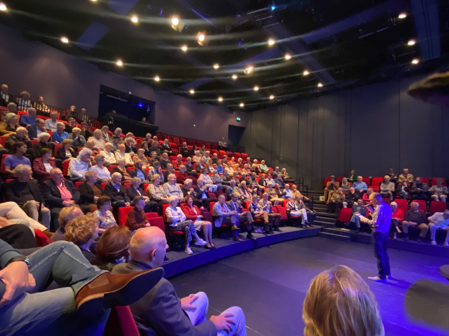 DOETINCHEM — Bennie Jolink te gast tijdens Nieuwscafé in Amphion Theater