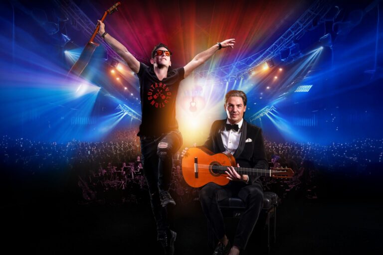 Cafe-del-Mundo-GuitaRevolution-25-26-persfoto-liggend