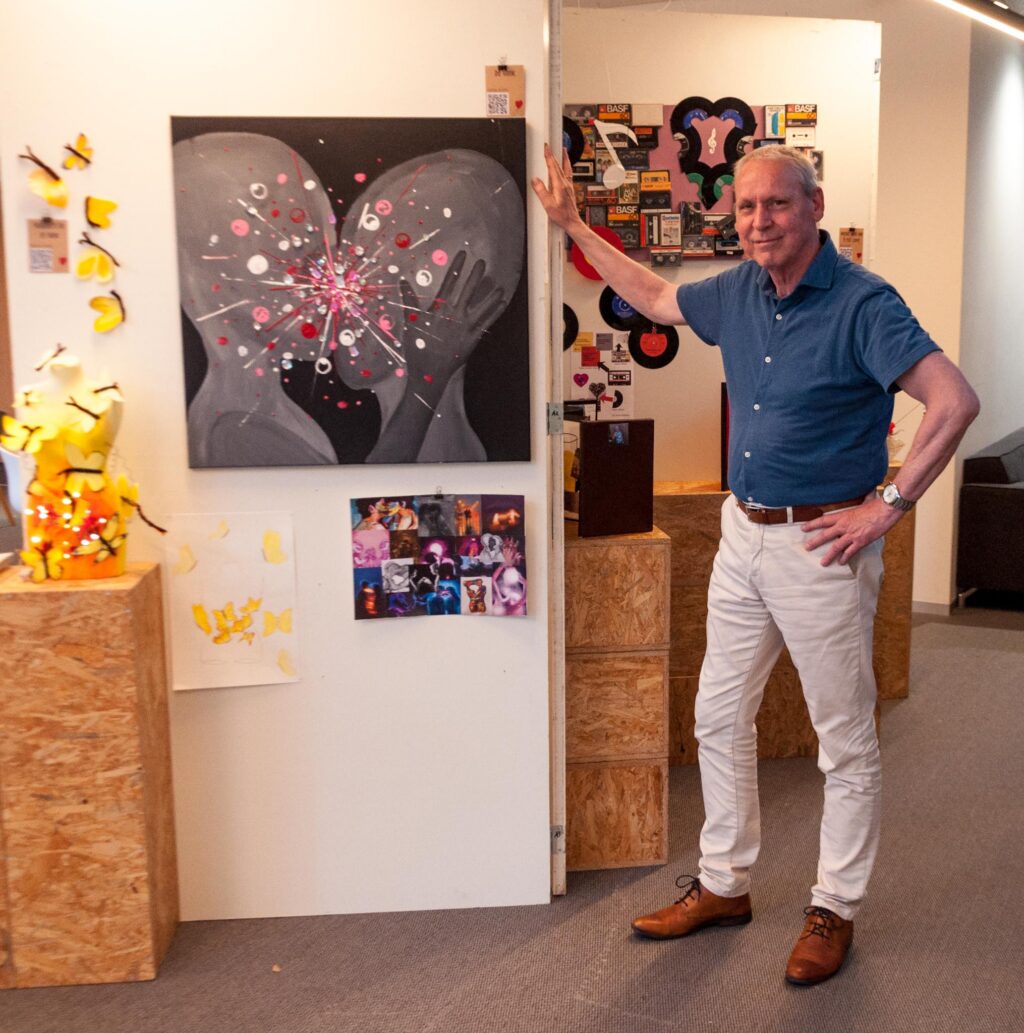 Tentoonstelling eindexamen Beeldende vorming - Wethouder Jos Hoenderboom