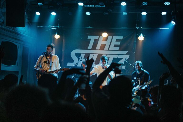 The Shutz live - Wyona Latupeirissa