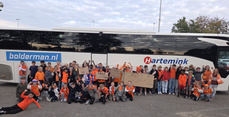 Jeugd Grol naar Jong Oranje bus
