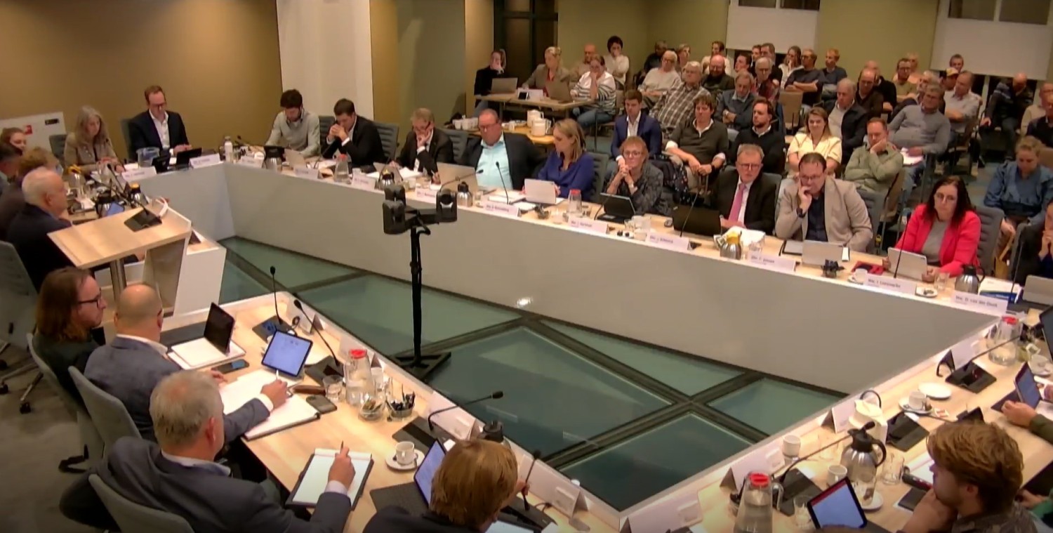 HARREVELD — Gemeenteraad Oost Gelre stemt in met motie over opvang en woningbouw in Harreveld